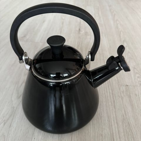 Le creuset KONE vannkjele i sort