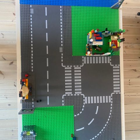 Legobord med masse smålego