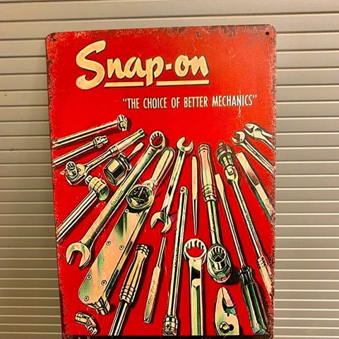 Snap-on skilt