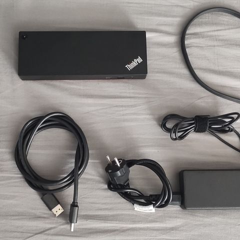 Thinkpad universal thunderbolt 4 dock