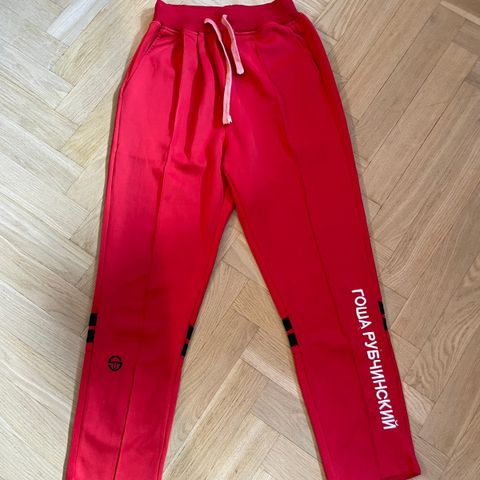 NWT Gosha Rubchinskiy x Sergio Tacchini Track Pants (Rød)