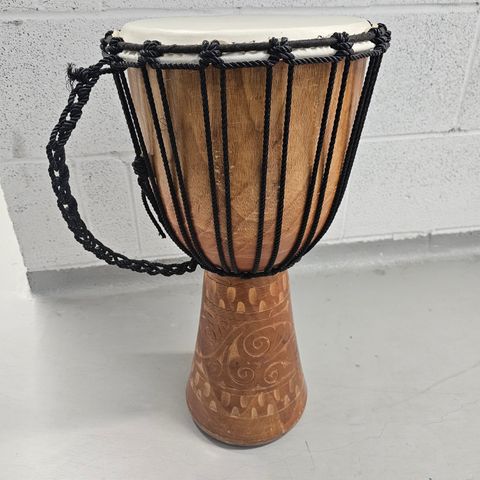 Djembe / afrikansk tromme 60 cm høy