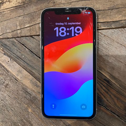 iPhone XR 64GB || 91% batteri || Knust skjerm