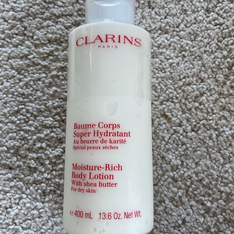 CLARINS Moisture-Rich Body Lotion