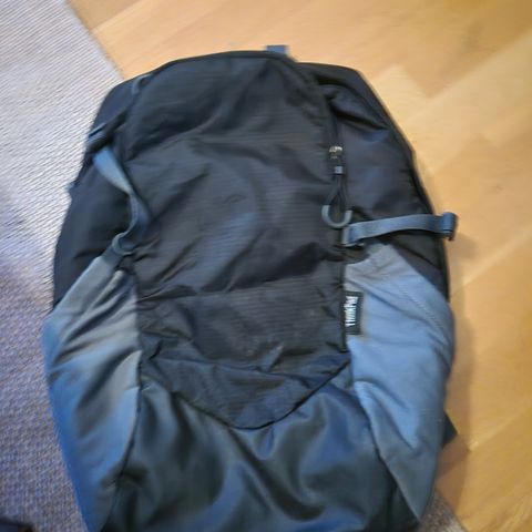 Thinkpad multipocket backpack