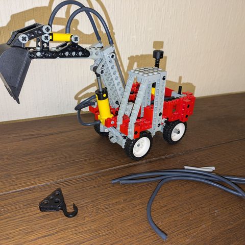 Lego technic 8837 pneumatic excavator