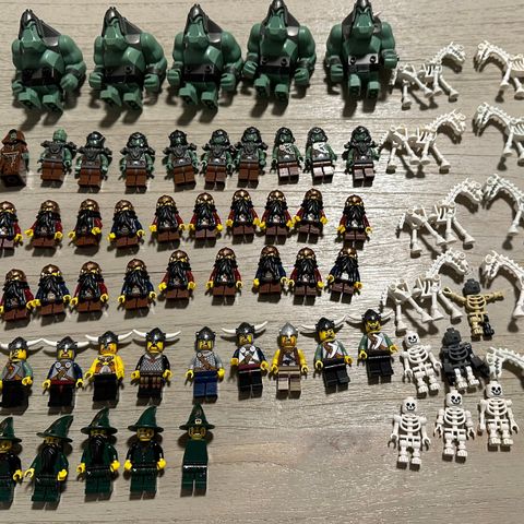 MASSEVIS AV UTGÅTT LEGO CASTLE MINIFIGURER