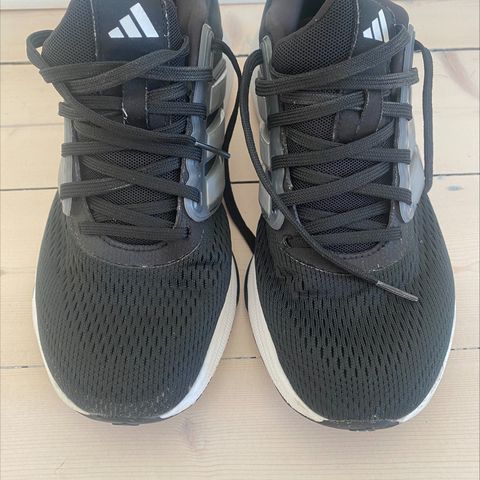 Adidas joggesko str 40