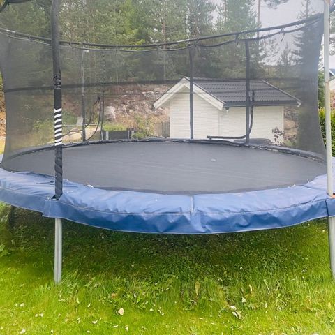 Oval trampoline fra JumpKing 4,3*5,2 meter