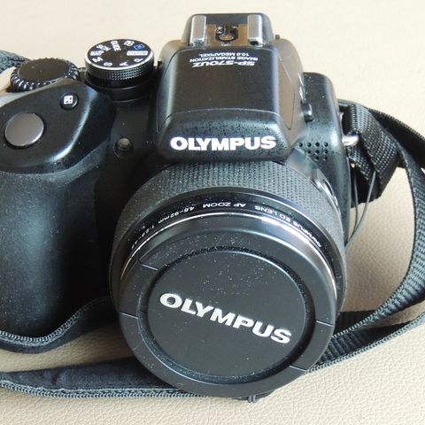 Olympus SP-570UZ Digitalkamera