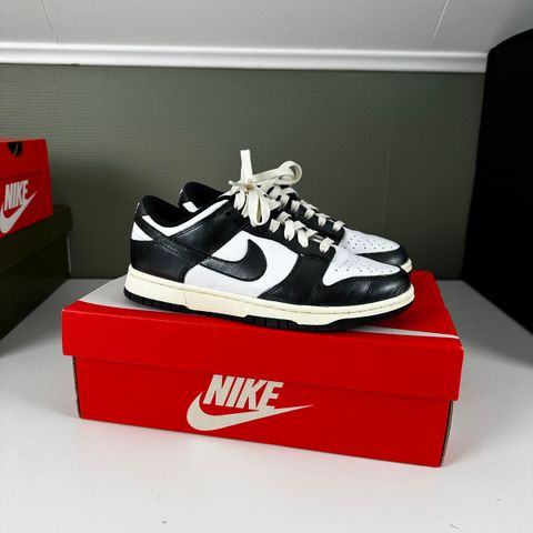 Nike panda dunks