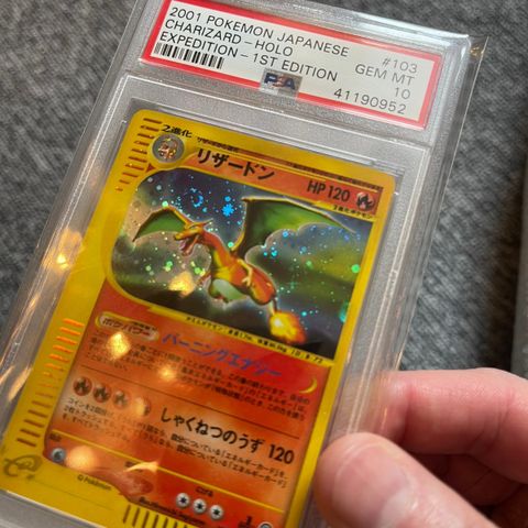 1ST EDITION 2001 CHARIZARD PSA10