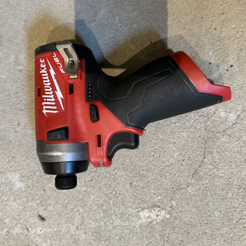 Milwaukee M12 FQID