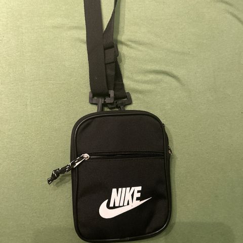 Nike sidebag