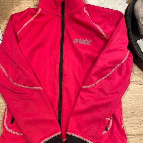 Swixjakke str 134/140 kr 75