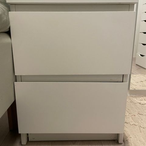 RESERVERT Ikea malm nattbord