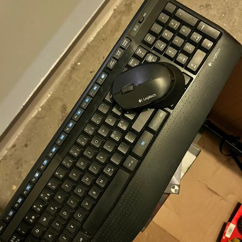 Trådløst tastatur og mus Logitech