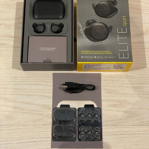 SOM NYE! Jabra Elite Sport 13,5t trådløse in-ear hodetelefoner - sort