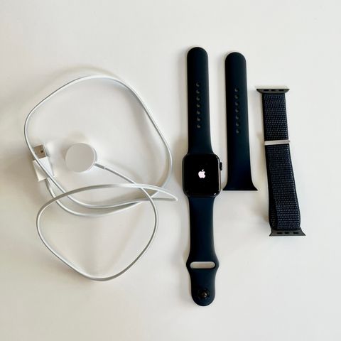 Apple Watch Series 6 40 MM med gps + 4G LTE