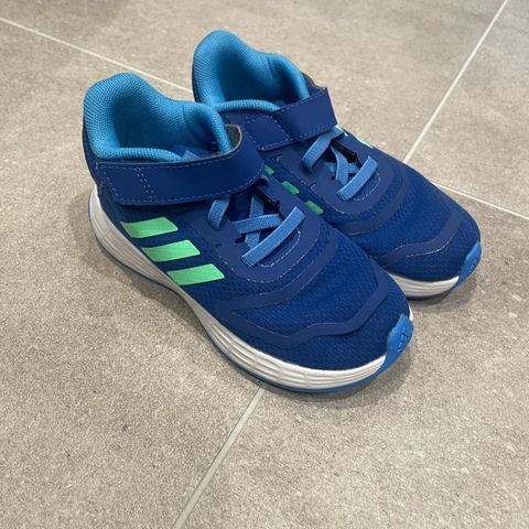 Adidas joggesko str 25