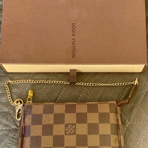 Louis vuitton mini pochette