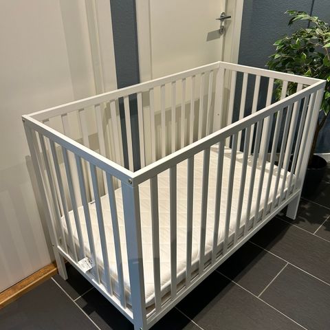 Sprinkelseng fra babyshop