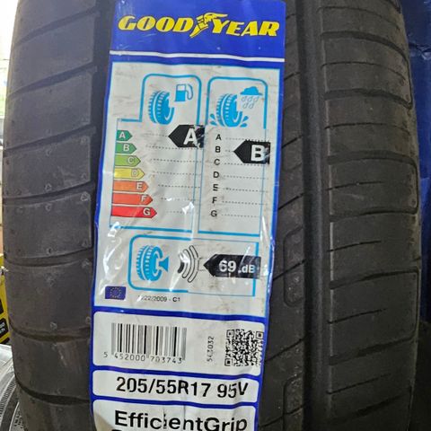 Selger 2stk. ny sommer dekk 205/55 R17 , 95 V, Goodyer Efficientgrip Performance