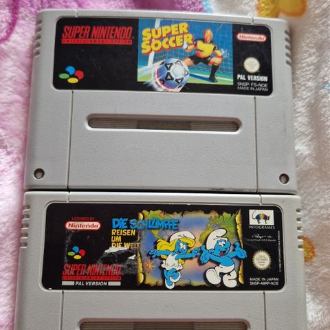 super nintendo: Super soccer og smurfene spill