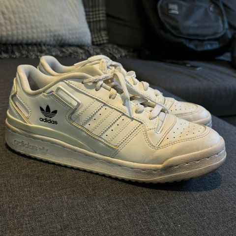 Adidas sko størrelse 38.5