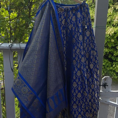 Lehenga og shawl