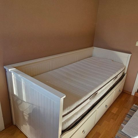 Ikea Hemnes dagseng m/2 madrasser