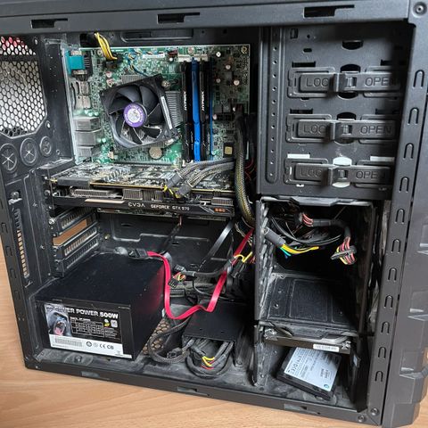 Gaming pc+skjerm