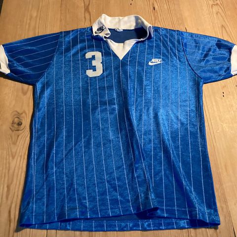 Retro Nike fotballtrøye strl S