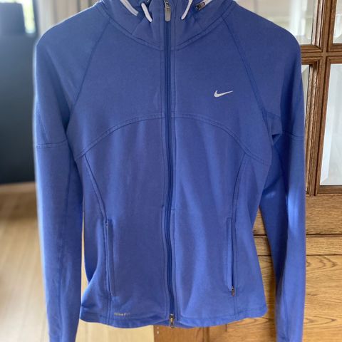 Nike FIT DRY jakke, str. S med hette som kan brettes inn