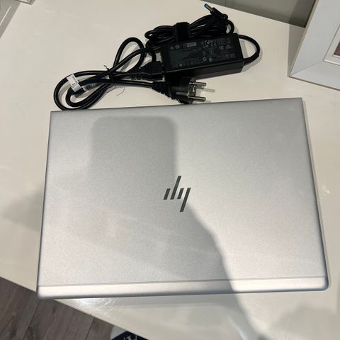 HP EliteBook 830-G5 som ny!