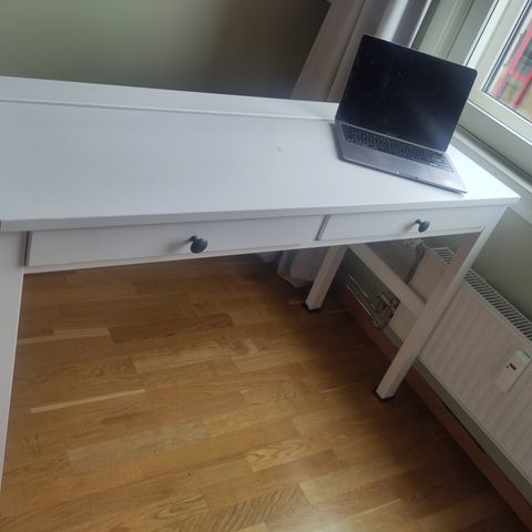 Hemnes skrivepult