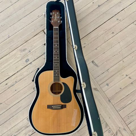 Takamine FP360SC fra 1991 selges