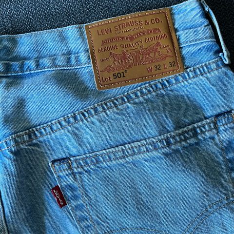 HELT NY Levi´s 501 jeans W32 L32 - Pris kan diskuteres