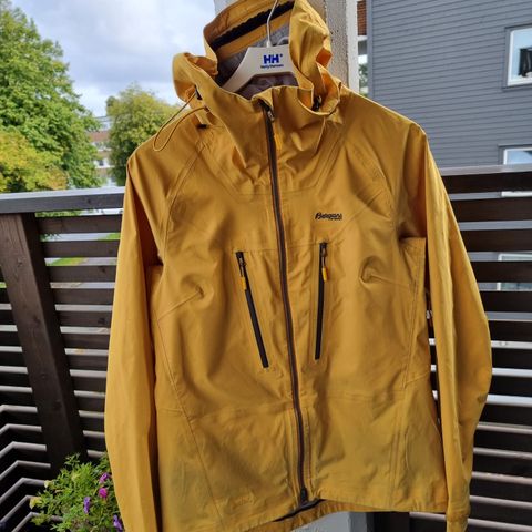 Bergans jakke 900kr