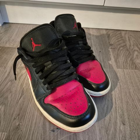 AIR JORDAN 1 str. 38,5