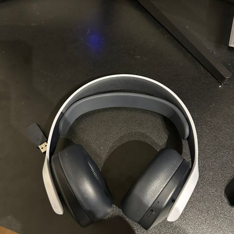 PlayStation 5 Pulse 3D Trådløst Headset (hvit)