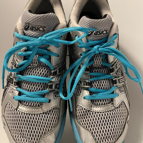 Asics - hall/innesko str 39