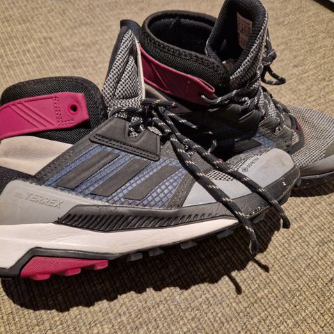 Adidas terrex goretex tur/fritidssko, str. 38