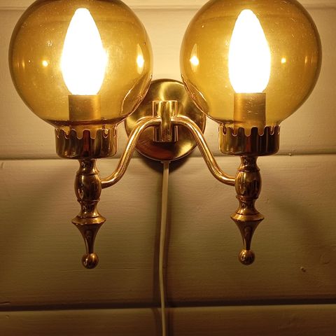 Nydelig retro vegglampe i messing