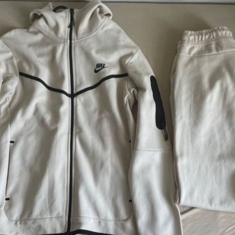 Nike tech fleece