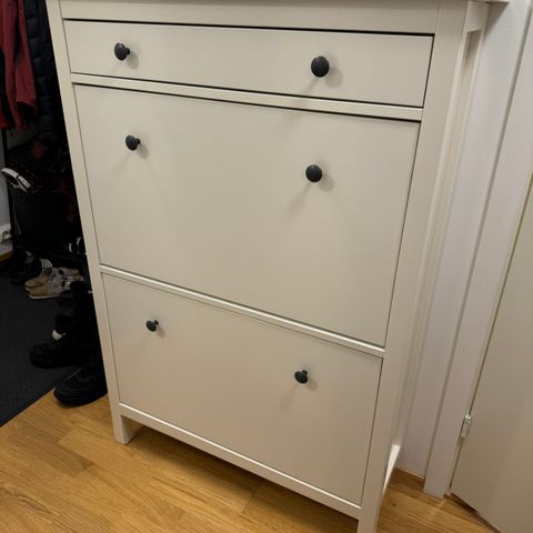 Hemnes skoskap