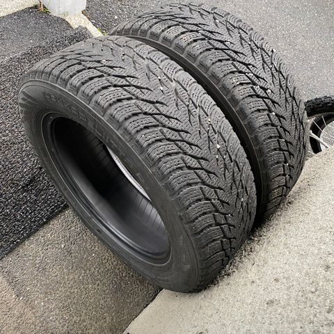 2stk lite brukt 205/60 R16 Nokian piggfri vinterdekk