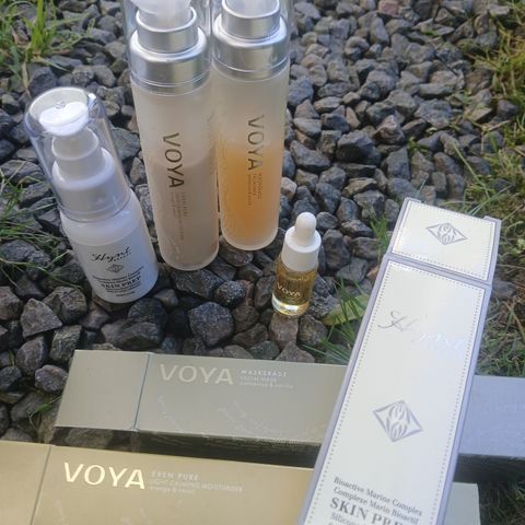 VOYA Maskerade, Even pure, Skin prep