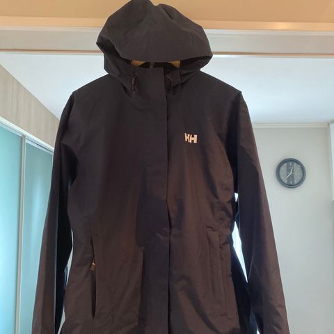 Helly Hansen Blå regn/allværsjakke  kr 1000,- (ny pris 1600,-)