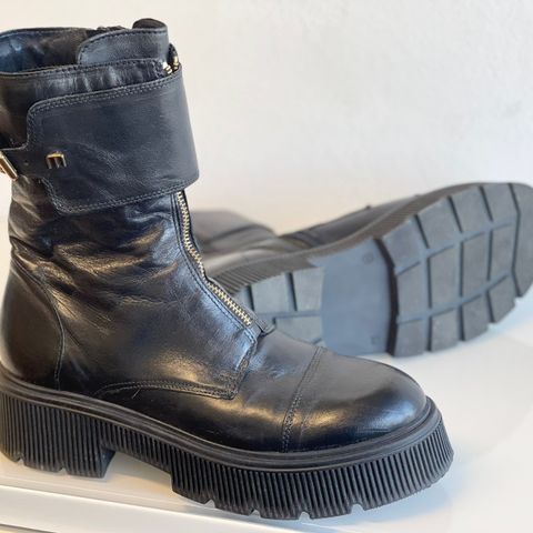 Ny pris 550! Lekre skinnboots fra Mjus str 41